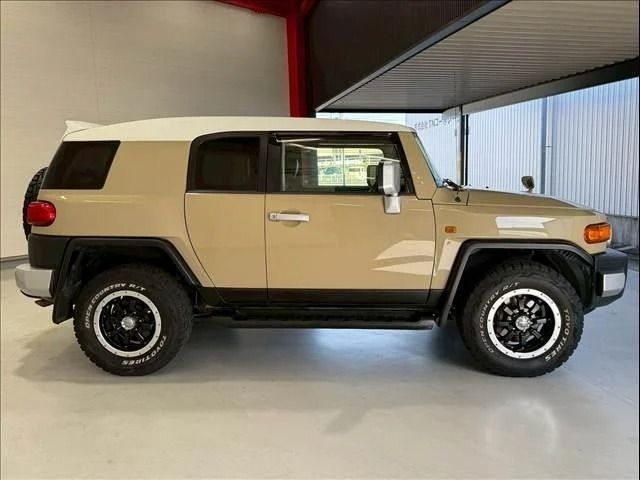 TOYOTA FJ CRUISER 4WD 2013