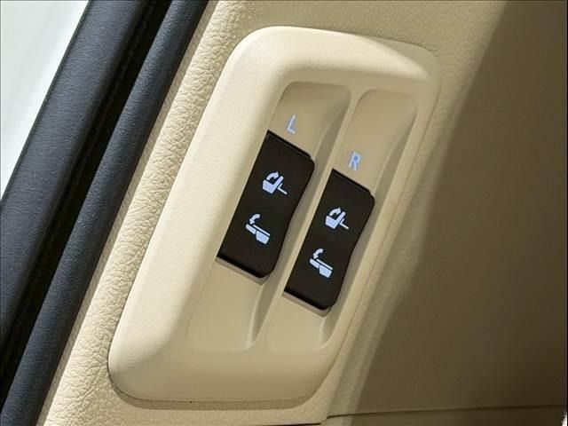 TOYOTA LANDCRUISER PRADO 2018