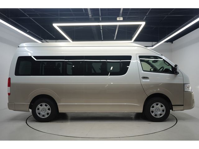TOYOTA HIACE wagon 4WD 2025