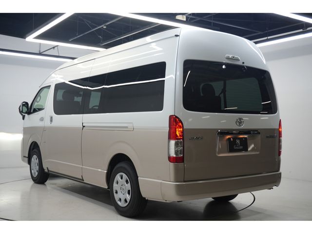 TOYOTA HIACE wagon 4WD 2025
