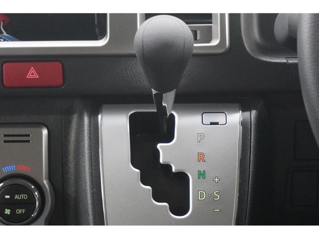 TOYOTA HIACE wagon 4WD 2025