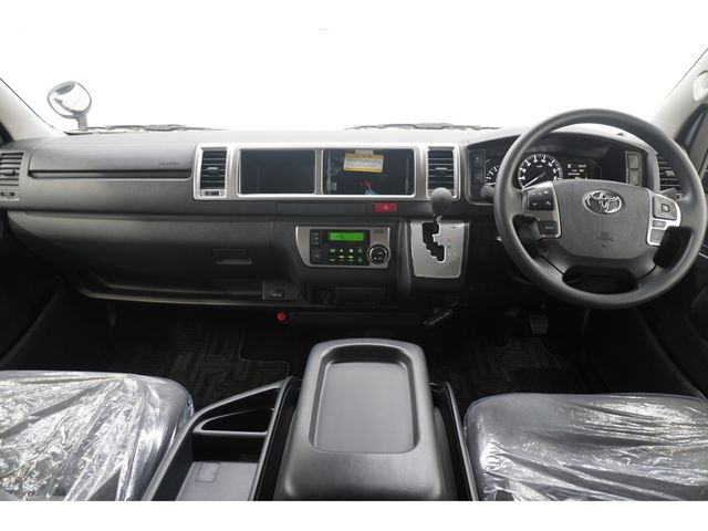 TOYOTA HIACE wagon 4WD 2025