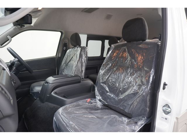 TOYOTA HIACE wagon 4WD 2025