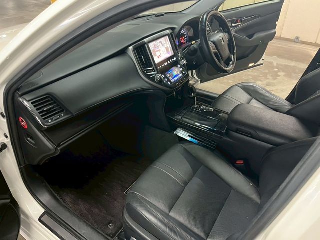 TOYOTA CROWN sedan hybrid 2014