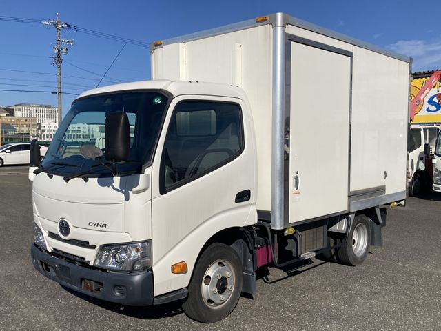 TOYOTA DYNA 2020