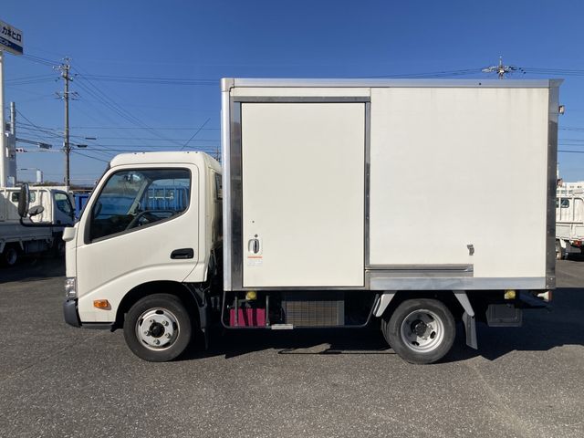 TOYOTA DYNA 2020