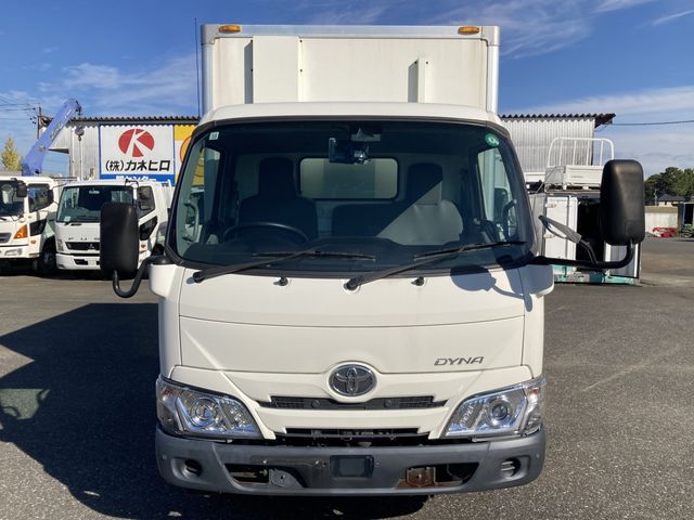 TOYOTA DYNA 2020