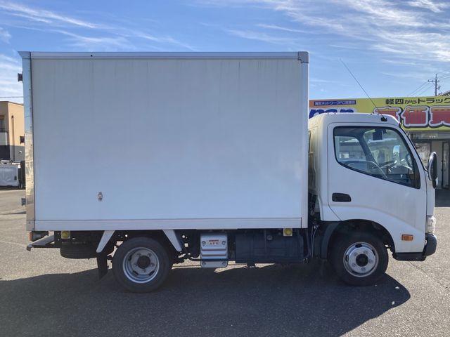 TOYOTA DYNA 2020