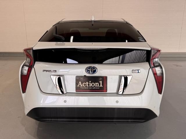 TOYOTA PRIUS 2016