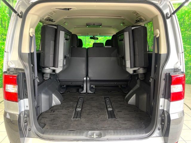 MITSUBISHI DELICA D:5 4WD 2016