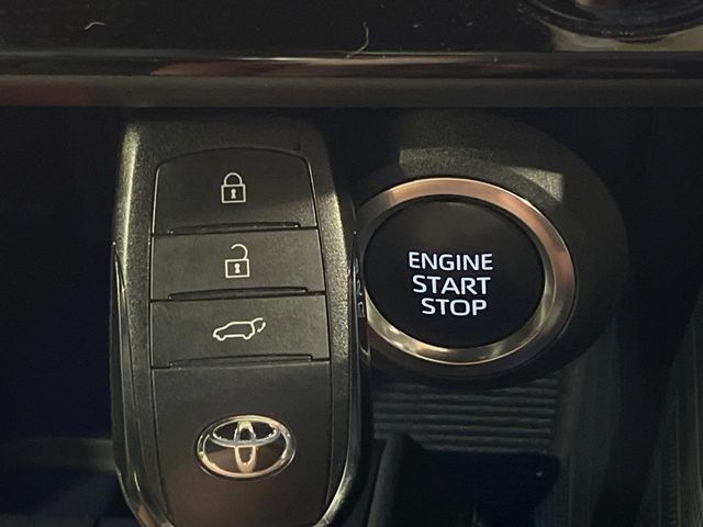 TOYOTA HARRIER 2WD 2024