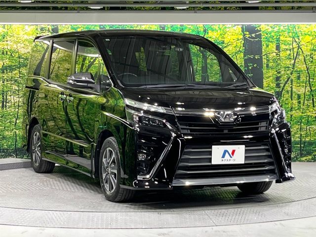 TOYOTA VOXY 2018