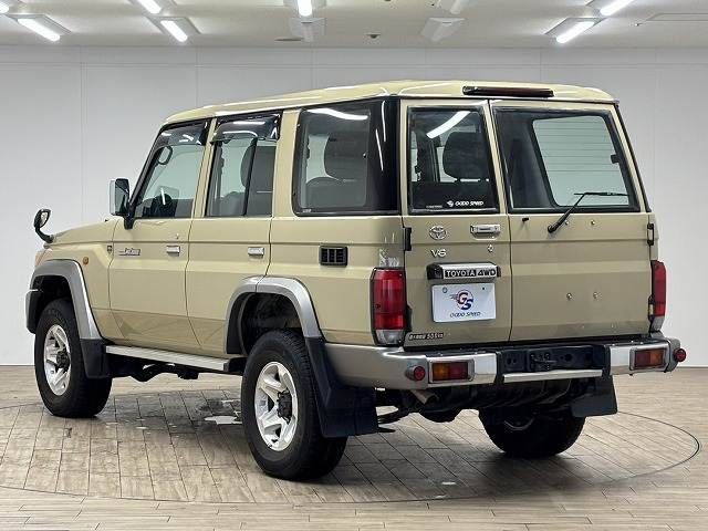 TOYOTA LANDCRUISER van 2015