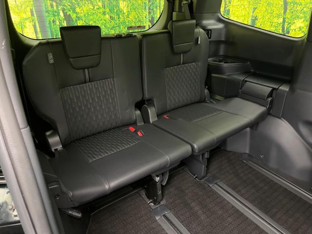 TOYOTA NOAH HYBRID 2023