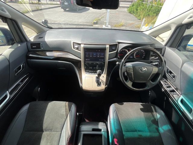 TOYOTA VELLFIRE 2014