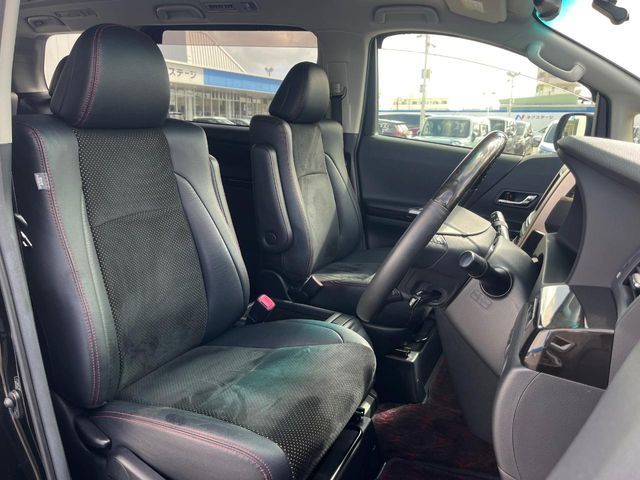 TOYOTA VELLFIRE 2014