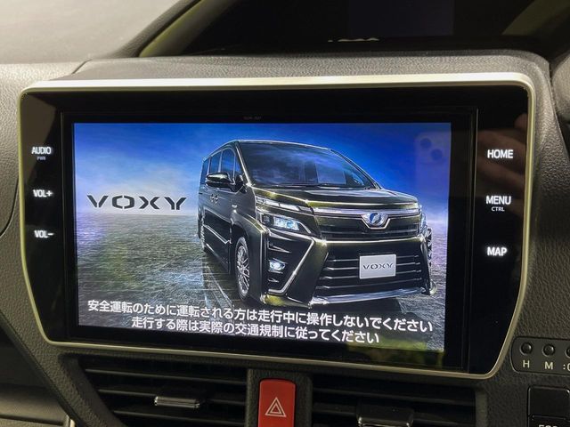 TOYOTA VOXY 2018