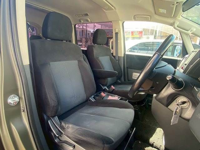 MITSUBISHI DELICA D:5 2WD 2008