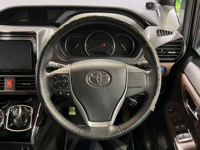 TOYOTA ESQUIRE HYBRID 2015