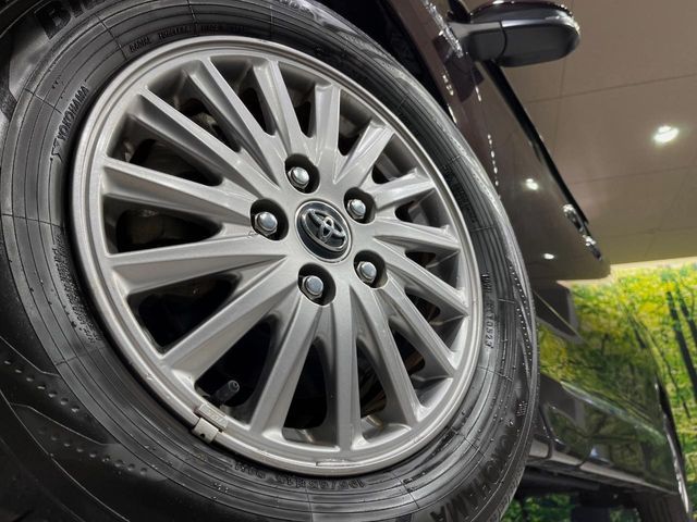 TOYOTA ESQUIRE HYBRID 2015