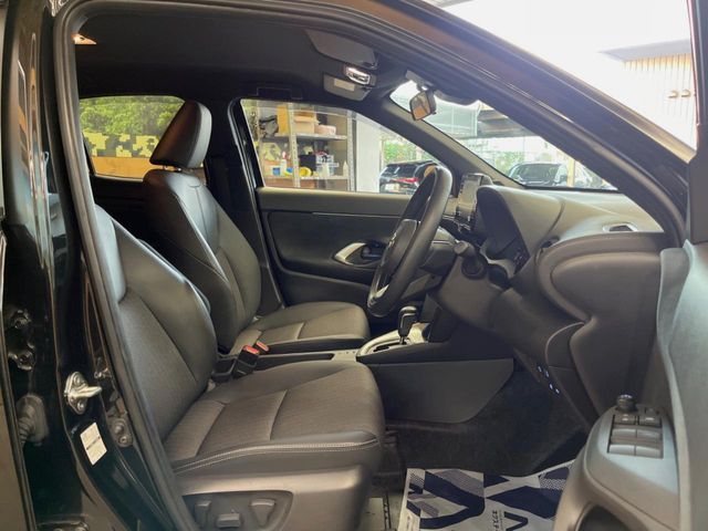 TOYOTA YARIS CROSS 2023