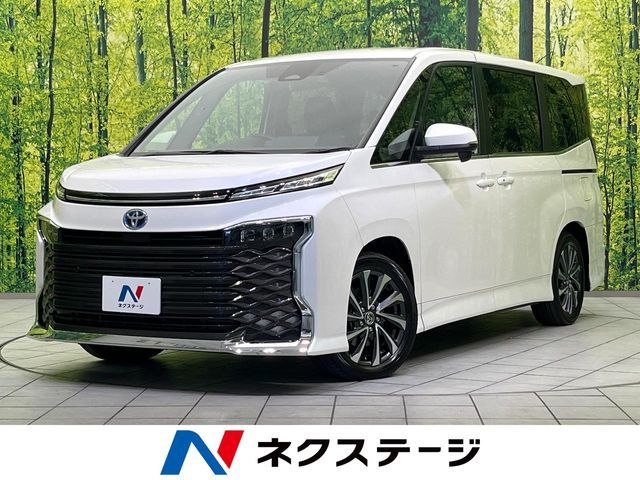 TOYOTA VOXY HYBRID 2025