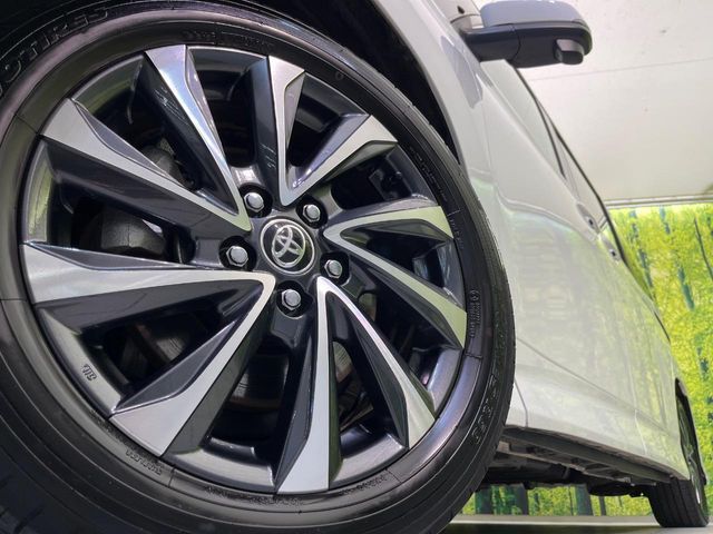 TOYOTA VOXY HYBRID 2025