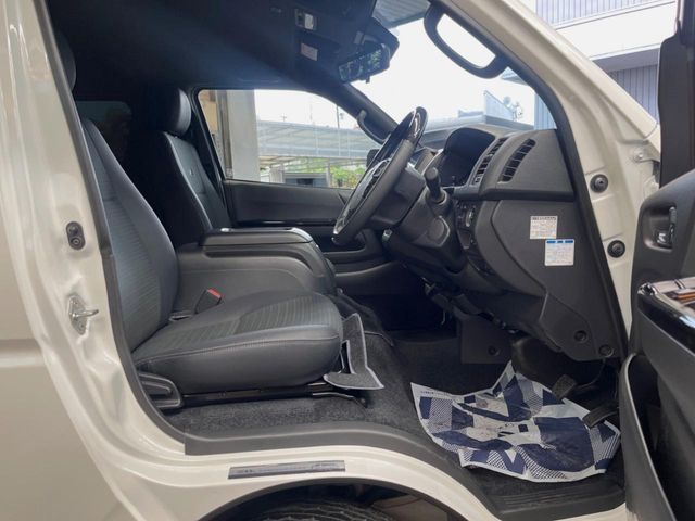 TOYOTA HIACE van 2WD 2025