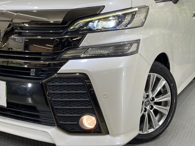 TOYOTA VELLFIRE 2016