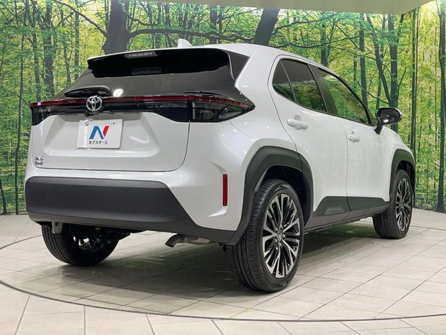 TOYOTA YARIS CROSS 2025