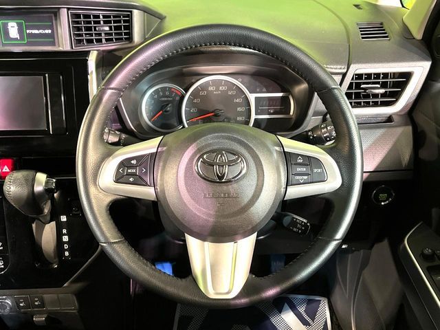 TOYOTA ROOMY 2019