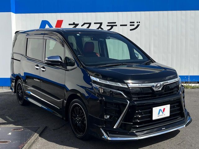 TOYOTA VOXY 2019
