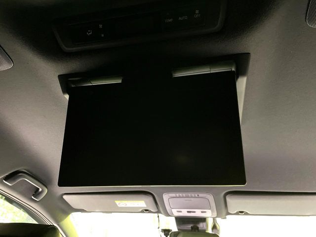 TOYOTA NOAH HYBRID 2018