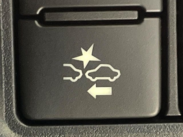 TOYOTA NOAH HYBRID 2018