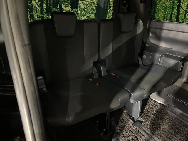 TOYOTA NOAH HYBRID 2018