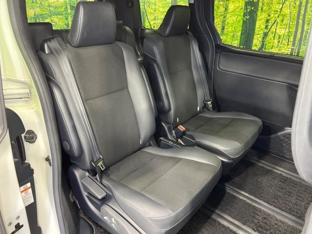 TOYOTA NOAH HYBRID 2021