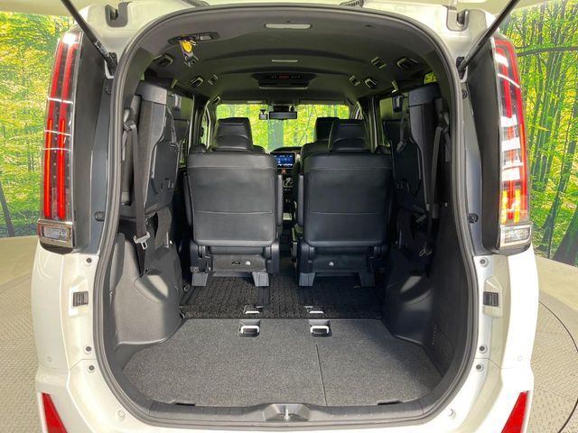 TOYOTA NOAH HYBRID 2021