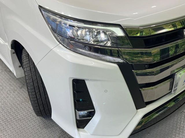 TOYOTA NOAH HYBRID 2021