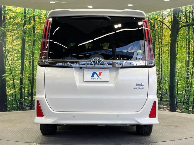 TOYOTA NOAH HYBRID 2021
