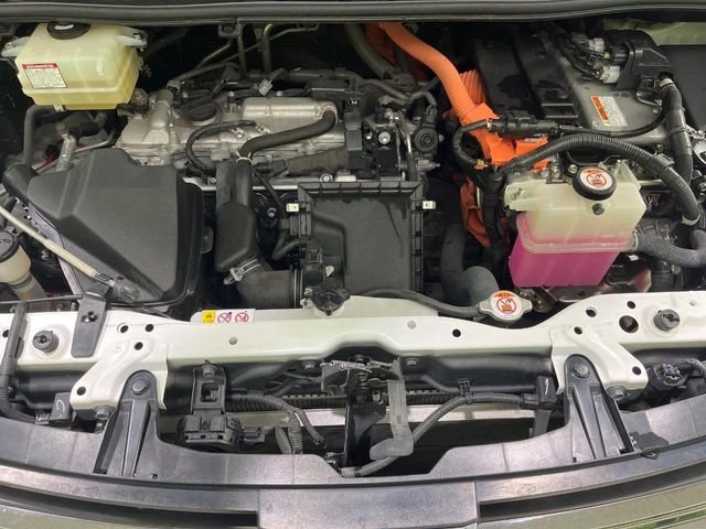 TOYOTA NOAH HYBRID 2021