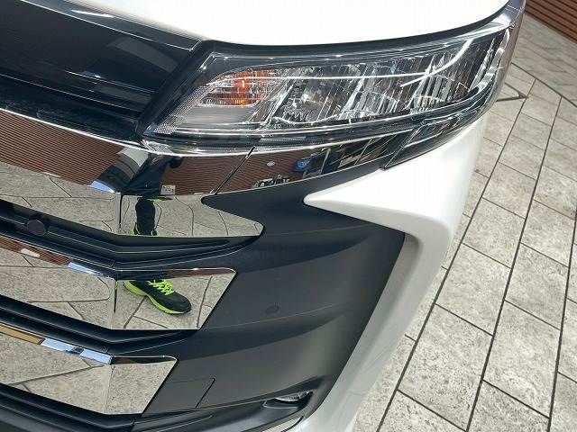 TOYOTA NOAH 2022