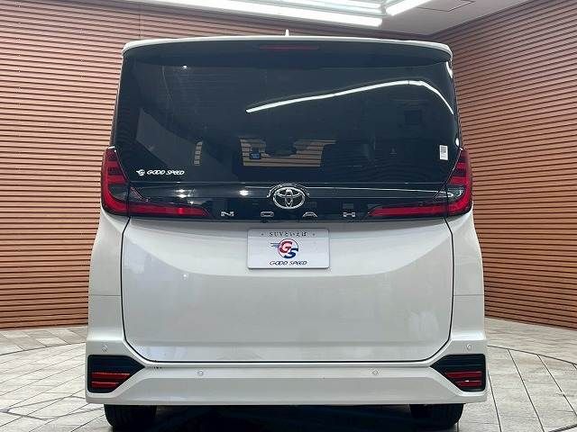 TOYOTA NOAH 2022