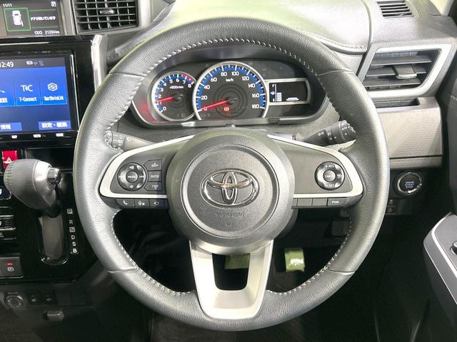 TOYOTA ROOMY 2023