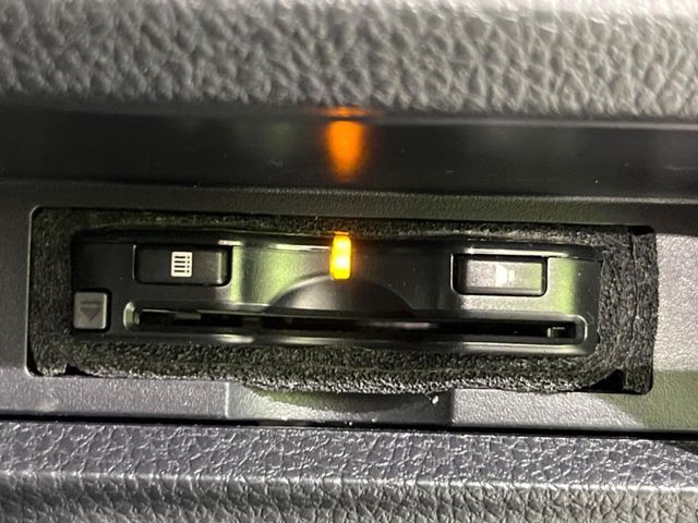 TOYOTA VOXY 4WD 2015