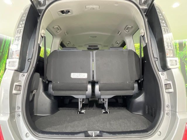 TOYOTA VOXY 4WD 2015