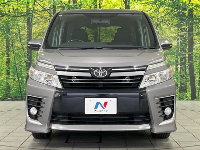 TOYOTA VOXY 4WD 2015