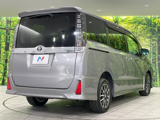 TOYOTA VOXY 4WD 2015