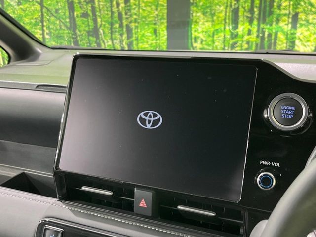 TOYOTA NOAH 4WD 2022