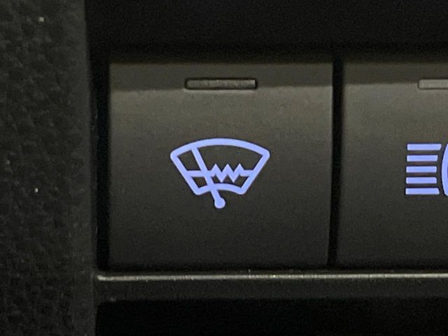 TOYOTA NOAH 4WD 2022