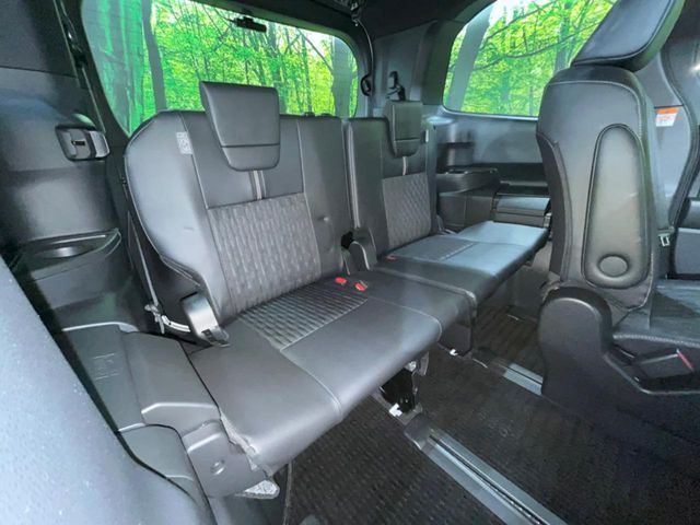 TOYOTA NOAH 4WD 2022